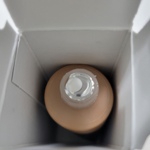 Avon MagiX Tint Brightening Tinted Moisturizer Tan Deep - Picture 4 of 4